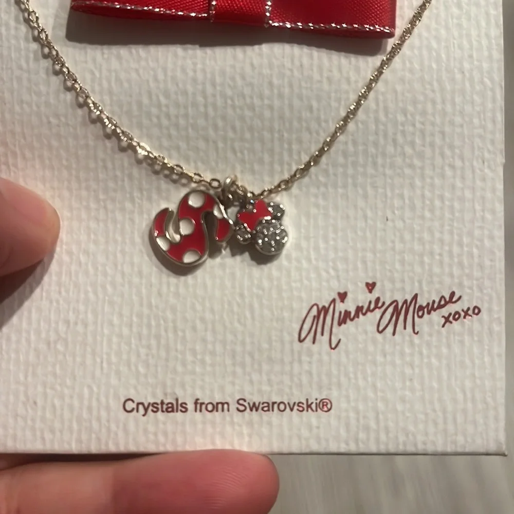 NWT S Minnie Mouse Necklace
